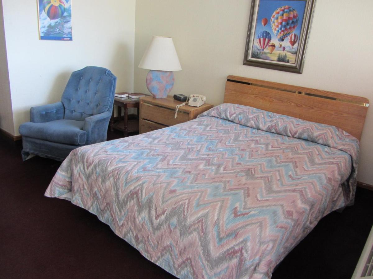 Warrick Plaza Inn Plainview Værelse billede